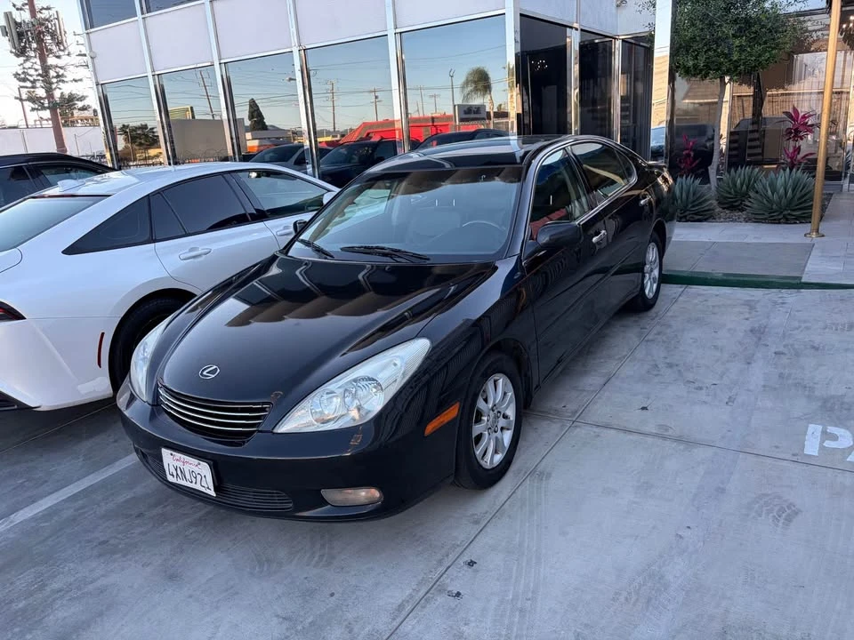 2002 Lexus ES 4th Gen - Image 9 of 20