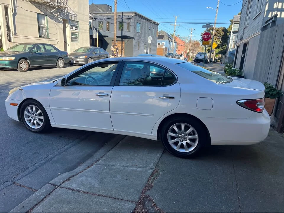 2002 Lexus ES 4th Gen - Image 9 of 18