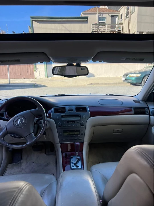 2002 Lexus ES 4th Gen - Image 14 of 18