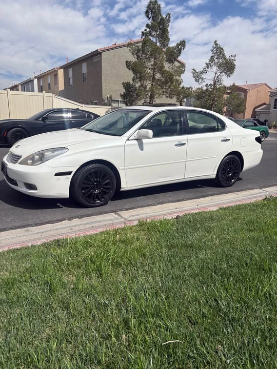 2002 Lexus ES 4th Gen - Image 11 of 15