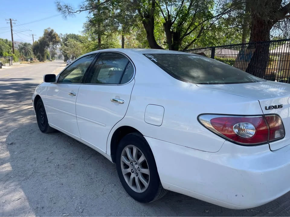 2002 Lexus ES 4th Gen - Image 4 of 10