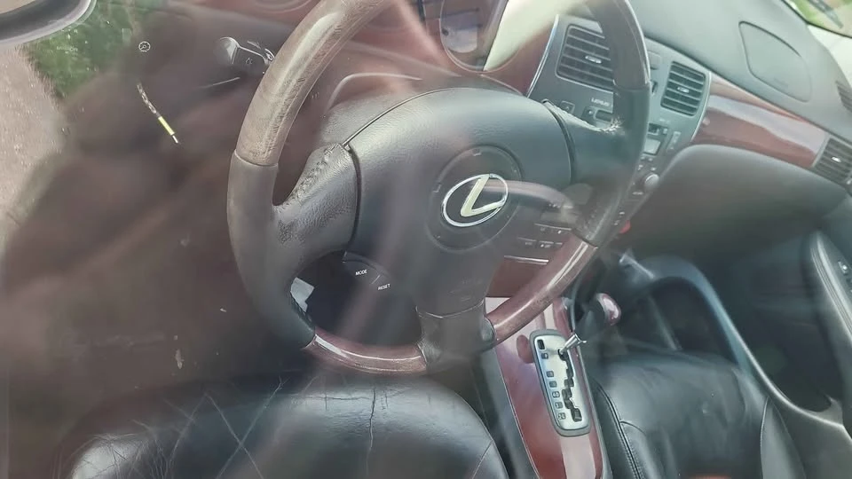 2002 Lexus ES 4th Gen - Image 4 of 5