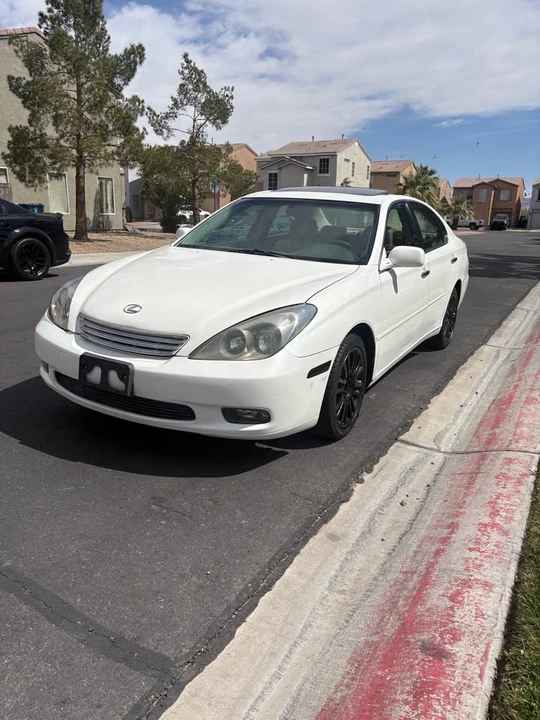 2002 Lexus ES 4th Gen - Image 3 of 14