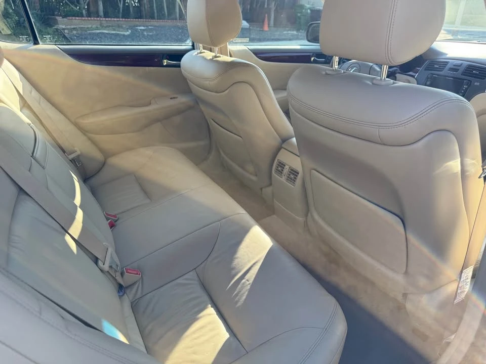 2002 Lexus ES 4th Gen - Image 11 of 17