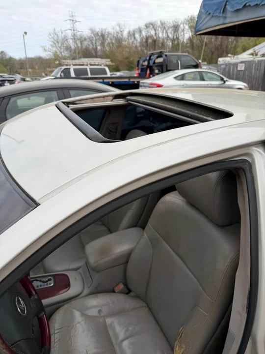2002 Lexus ES 4th Gen - Image 10 of 11