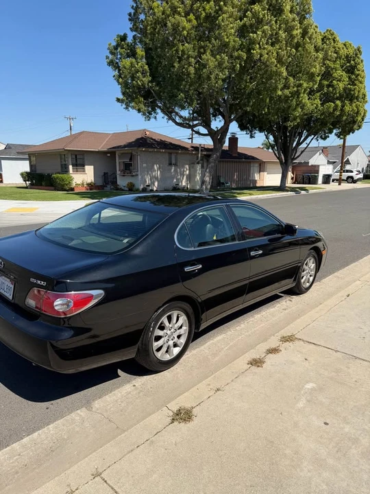 2002 Lexus ES 4th Gen - Image 2 of 14