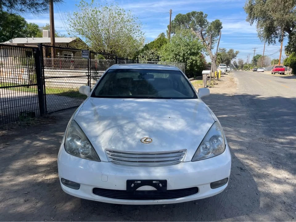 2002 Lexus ES 4th Gen - Image 2 of 10