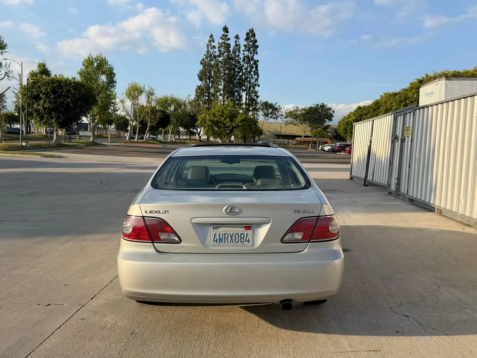 2002 Lexus ES 4th Gen - Image 8 of 16