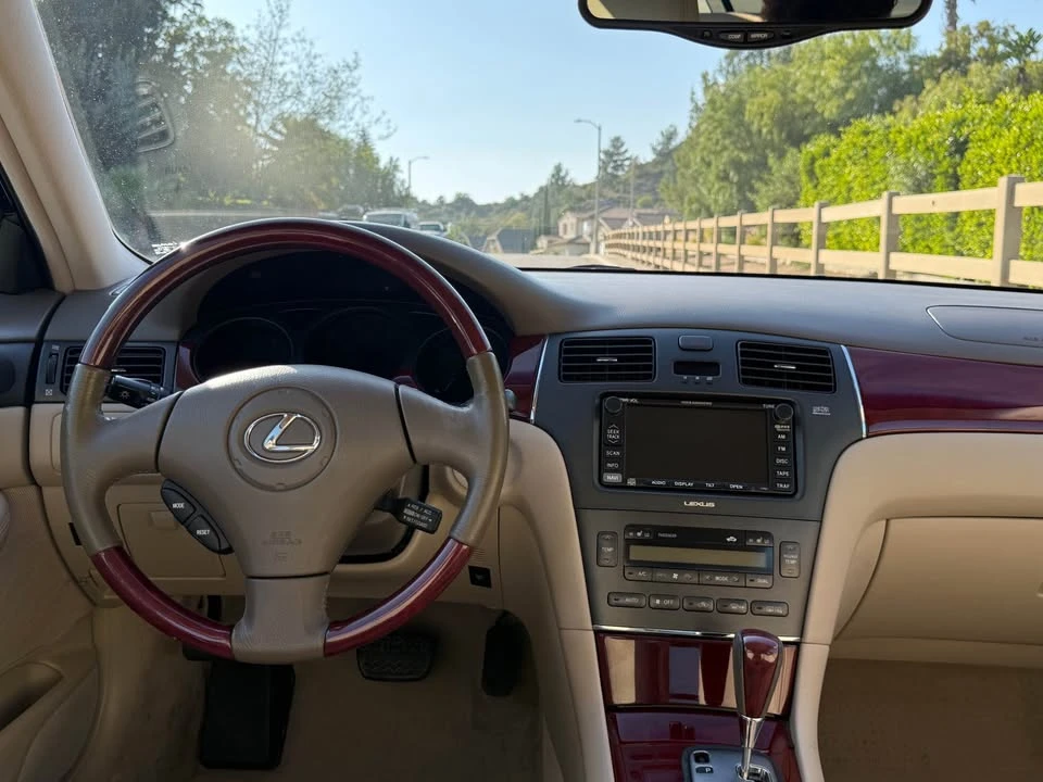 2002 Lexus ES 4th Gen - Image 9 of 17