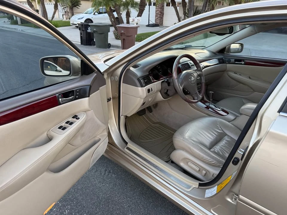 2002 Lexus ES 4th Gen - Image 8 of 16