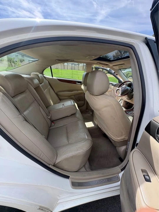 2002 Lexus ES 4th Gen - Image 11 of 14