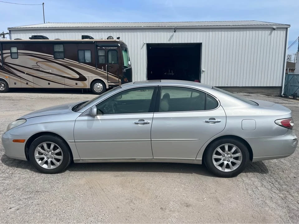 2002 Lexus ES 4th Gen - Image 3 of 11