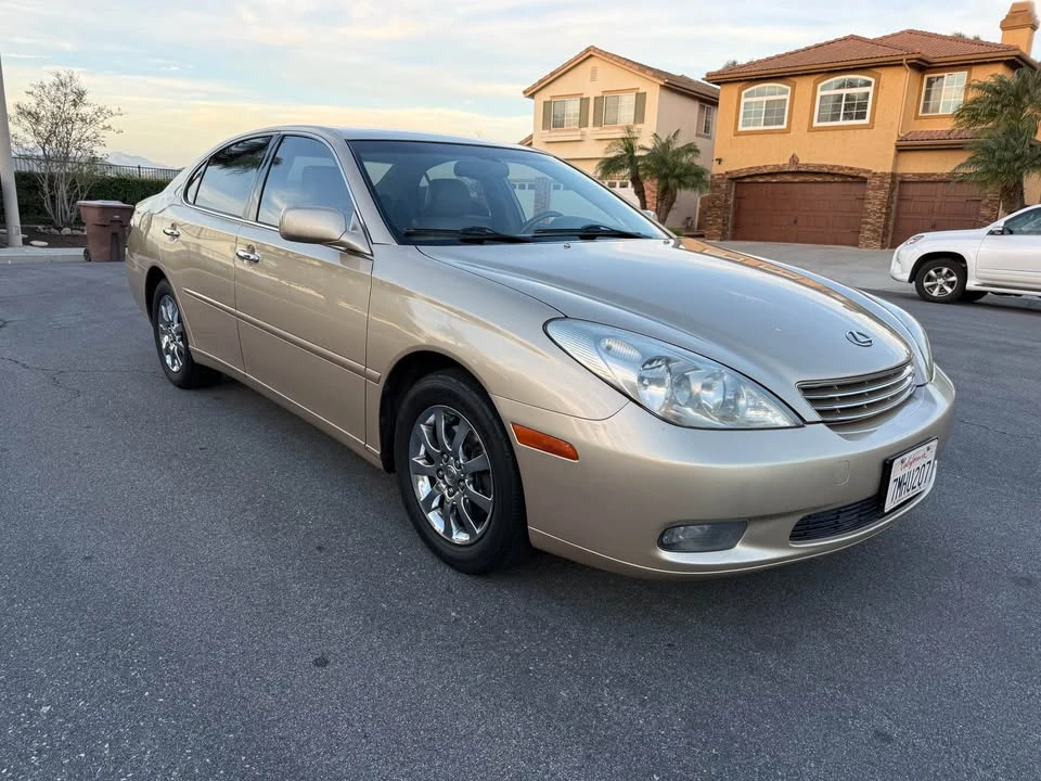2002 Lexus ES 4th Gen - Image 2 of 17