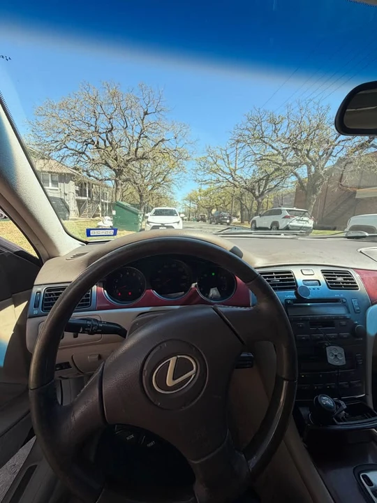 2002 Lexus ES 4th Gen - Image 10 of 12