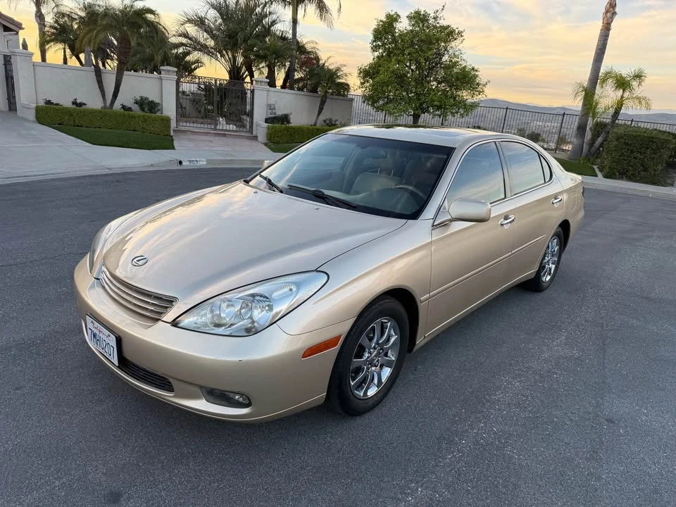 2002 Lexus ES 4th Gen - Image 2 of 16