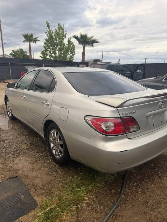 2002 Lexus ES 4th Gen - Image 4 of 13