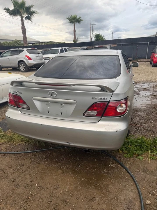2002 Lexus ES 4th Gen - Image 5 of 13