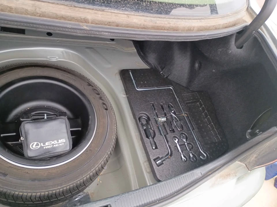 2002 Lexus ES 4th Gen - Image 9 of 13