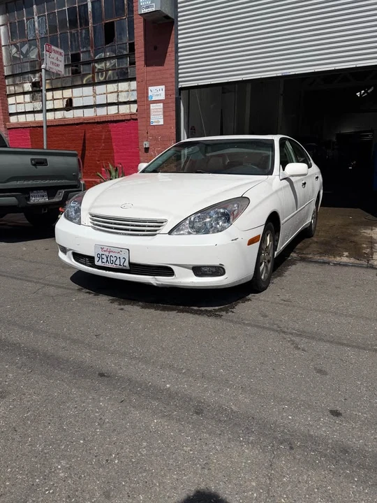 2002 Lexus ES 4th Gen - Image 2 of 8