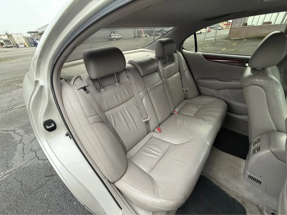 2002 Lexus ES 4th Gen - Image 10 of 14