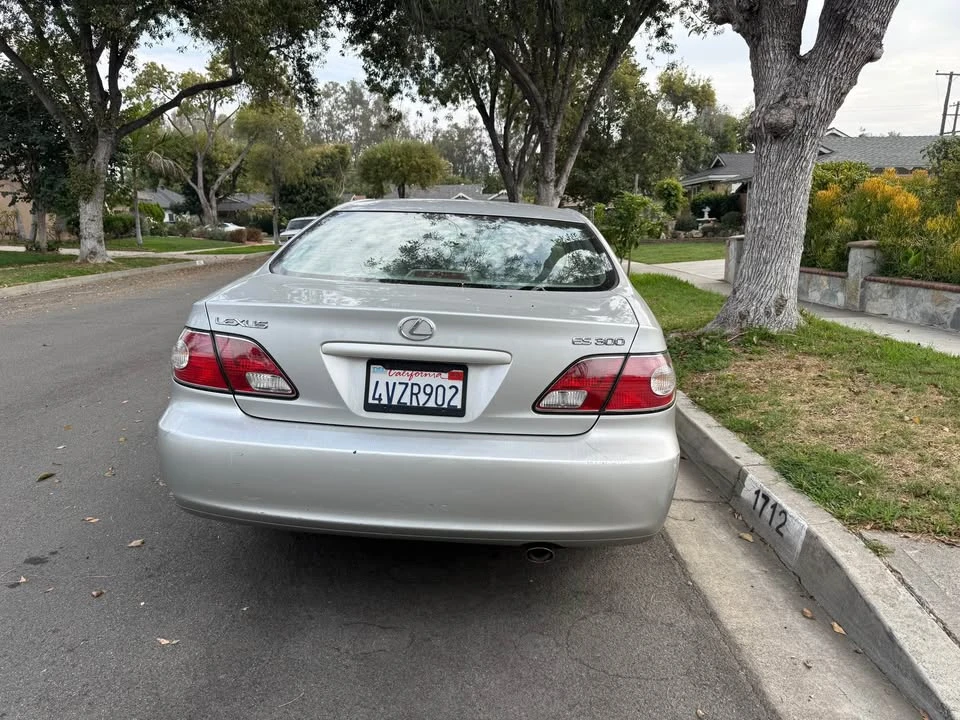 2002 Lexus ES 4th Gen - Image 3 of 8