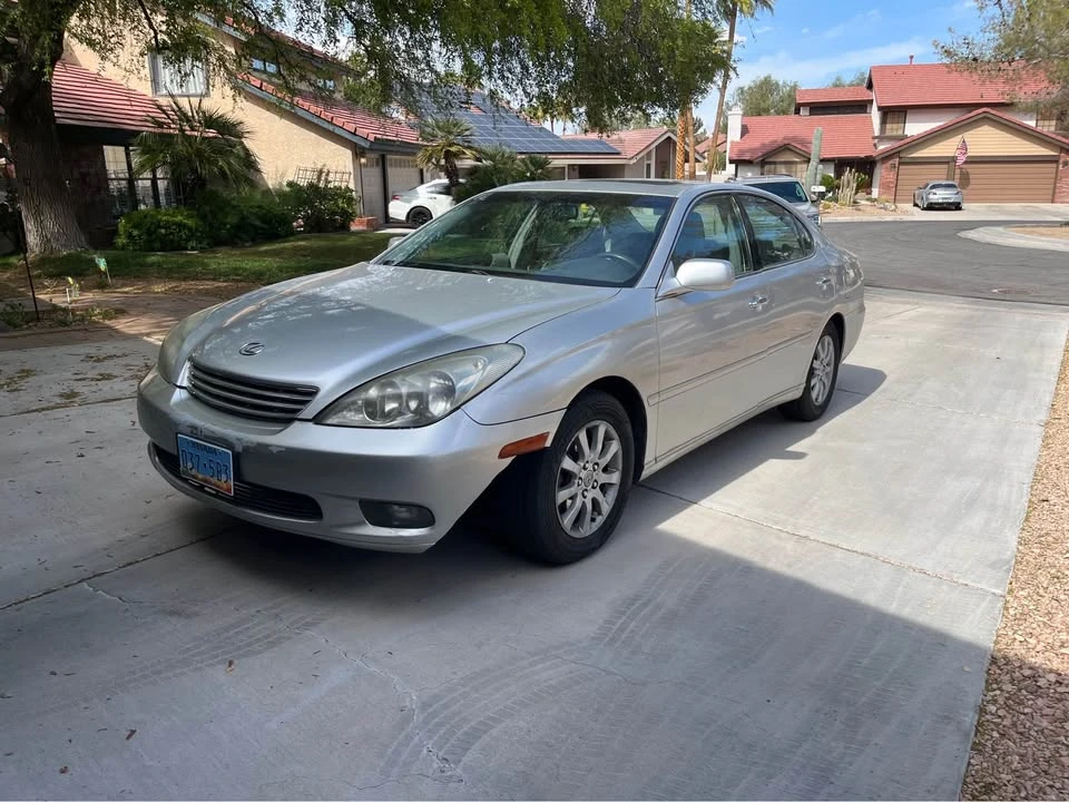 2002 Lexus ES 4th Gen - Image 2 of 12