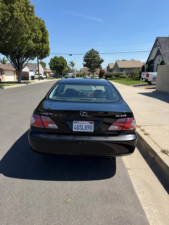 2002 Lexus ES 4th Gen - Image 3 of 14