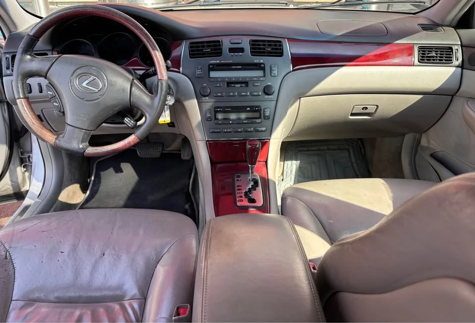2002 Lexus ES 4th Gen - Image 13 of 20