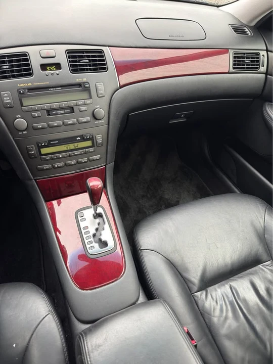 2002 Lexus ES 4th Gen - Image 14 of 20