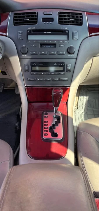 2002 Lexus ES 4th Gen - Image 14 of 20