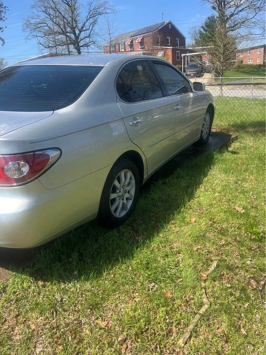 2002 Lexus ES 4th Gen - Image 3 of 10