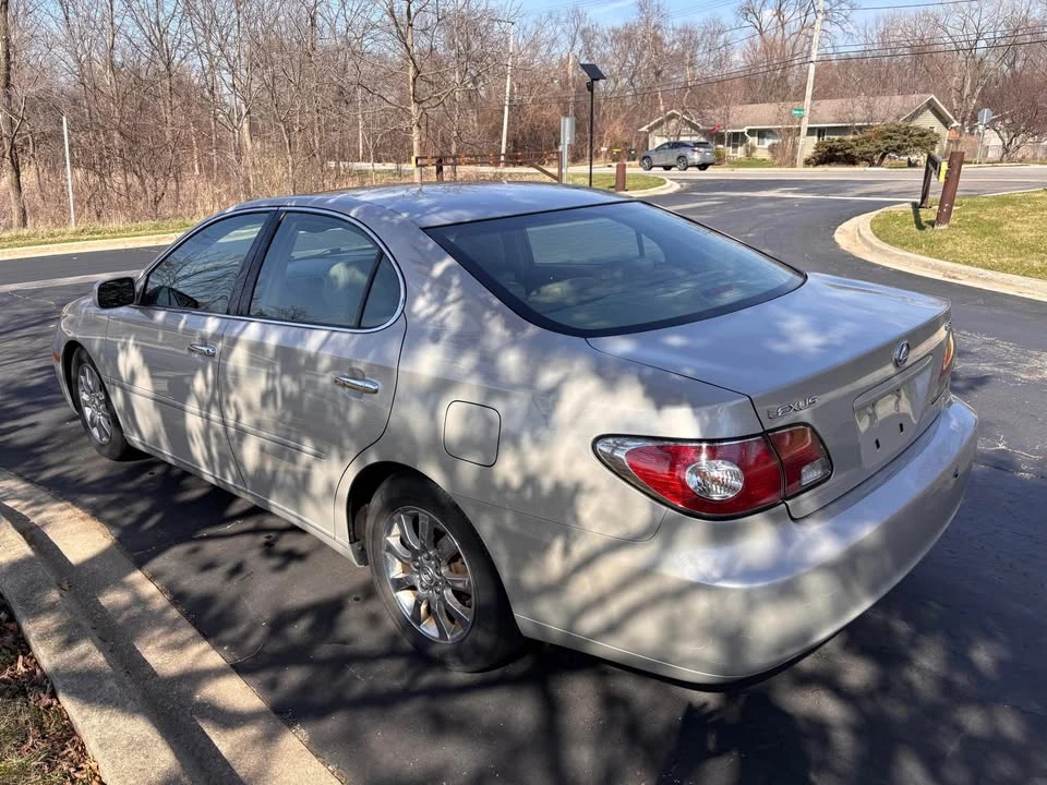 2002 Lexus ES 4th Gen - Image 8 of 20