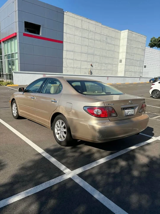 2002 Lexus ES 4th Gen - Image 4 of 18