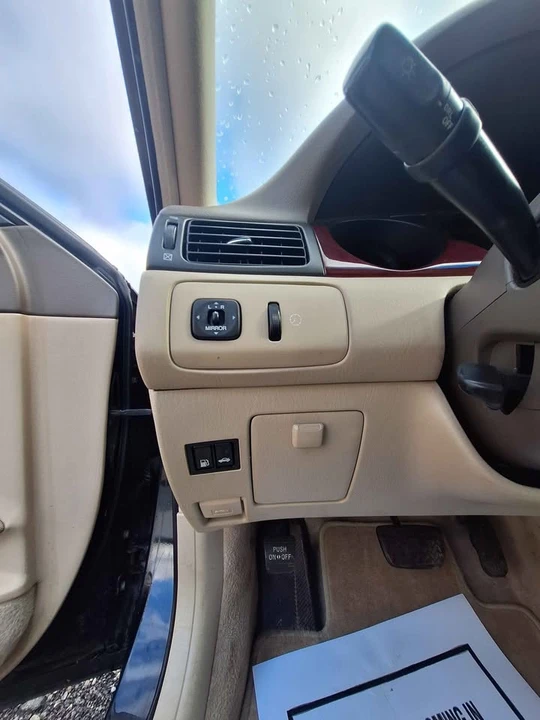 2002 Lexus ES 4th Gen - Image 13 of 14
