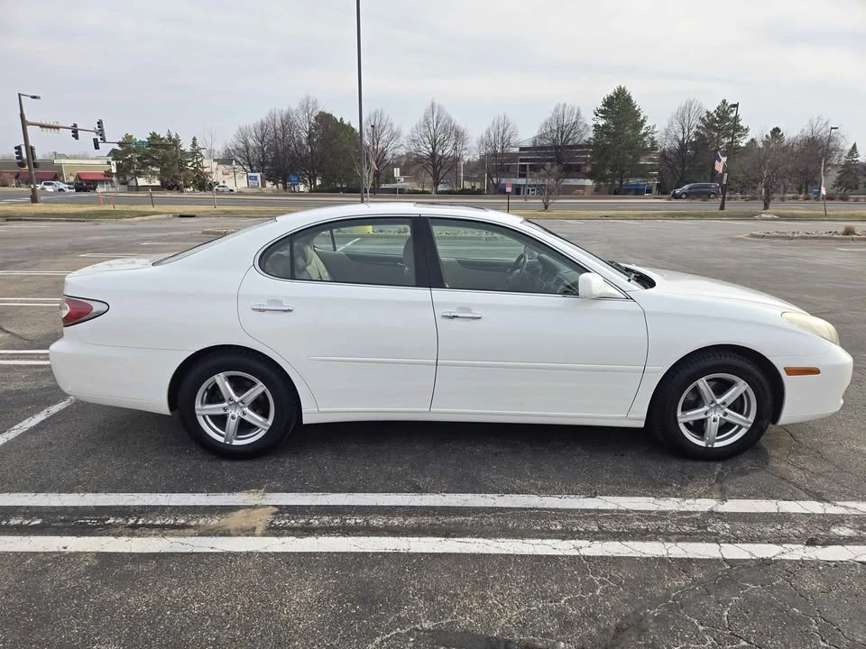 2002 Lexus ES 4th Gen - Image 4 of 10