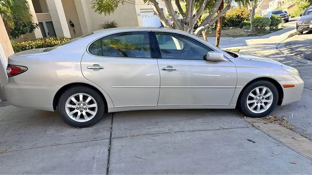 2002 Lexus ES 300 Sedan