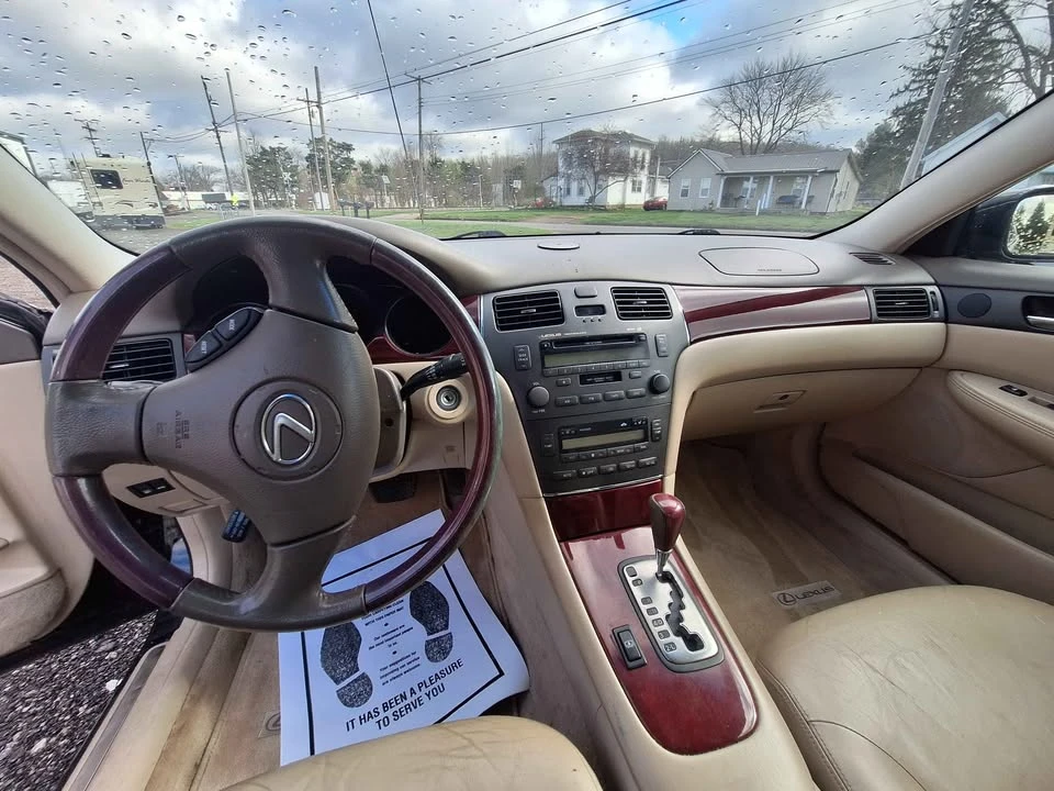 2002 Lexus ES 4th Gen - Image 10 of 14