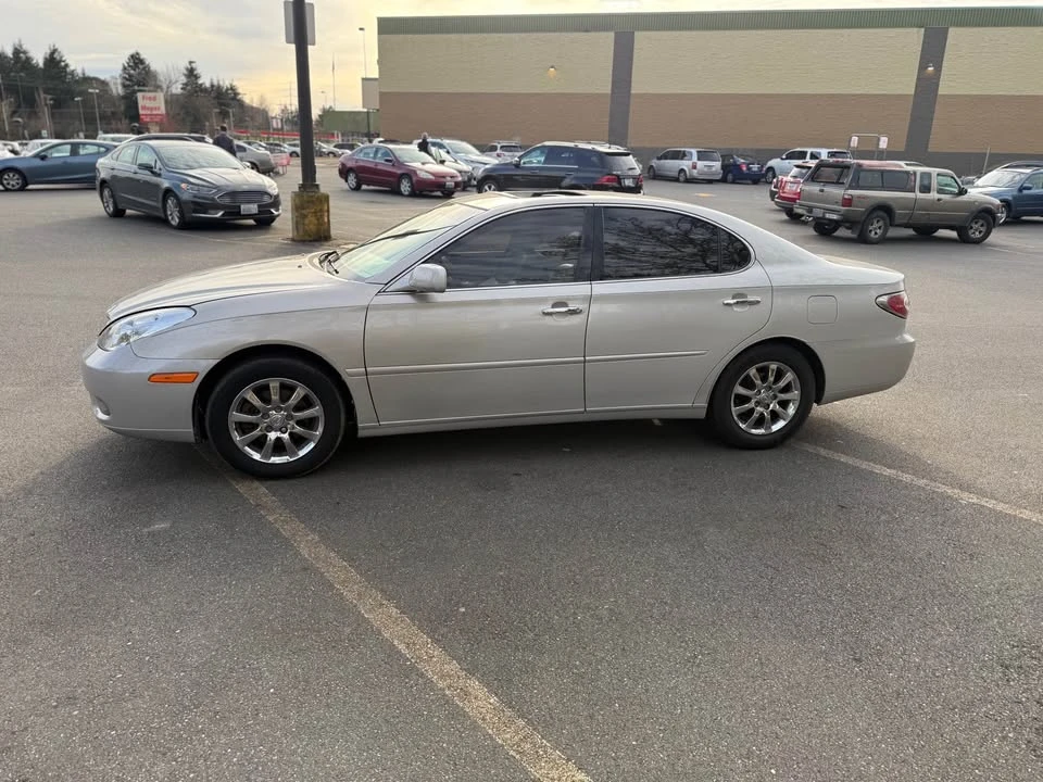 2002 Lexus ES 4th Gen - Image 2 of 14