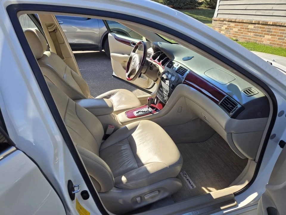 2002 Lexus ES 4th Gen - Image 8 of 10