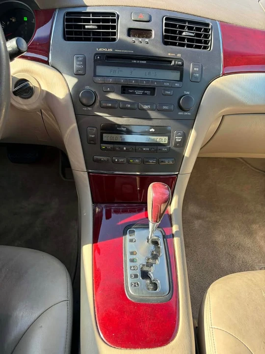 2002 Lexus ES 4th Gen - Image 12 of 18