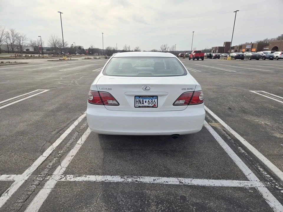 2002 Lexus ES 4th Gen - Image 3 of 10