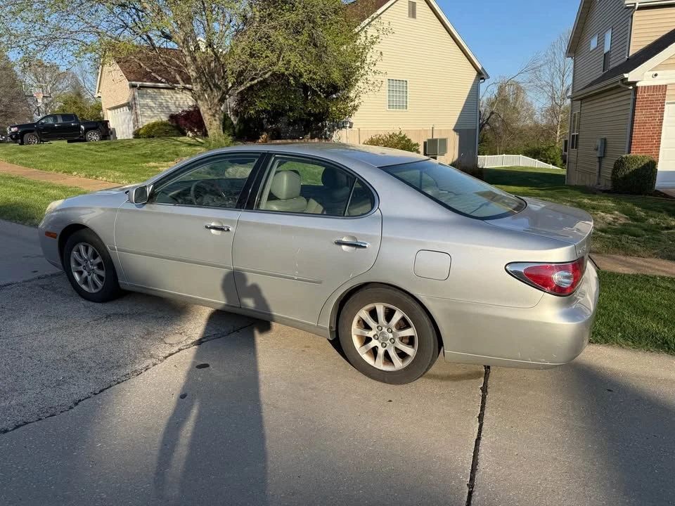 2002 Lexus ES 4th Gen - Image 2 of 8