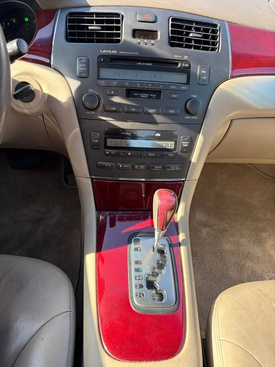 2002 Lexus ES 4th Gen - Image 12 of 18