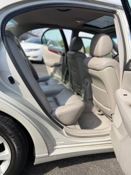 2002 Lexus ES 4th Gen - Image 8 of 9