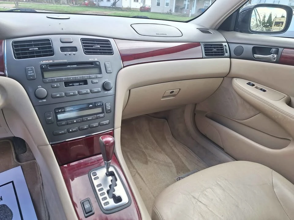 2002 Lexus ES 4th Gen - Image 7 of 14
