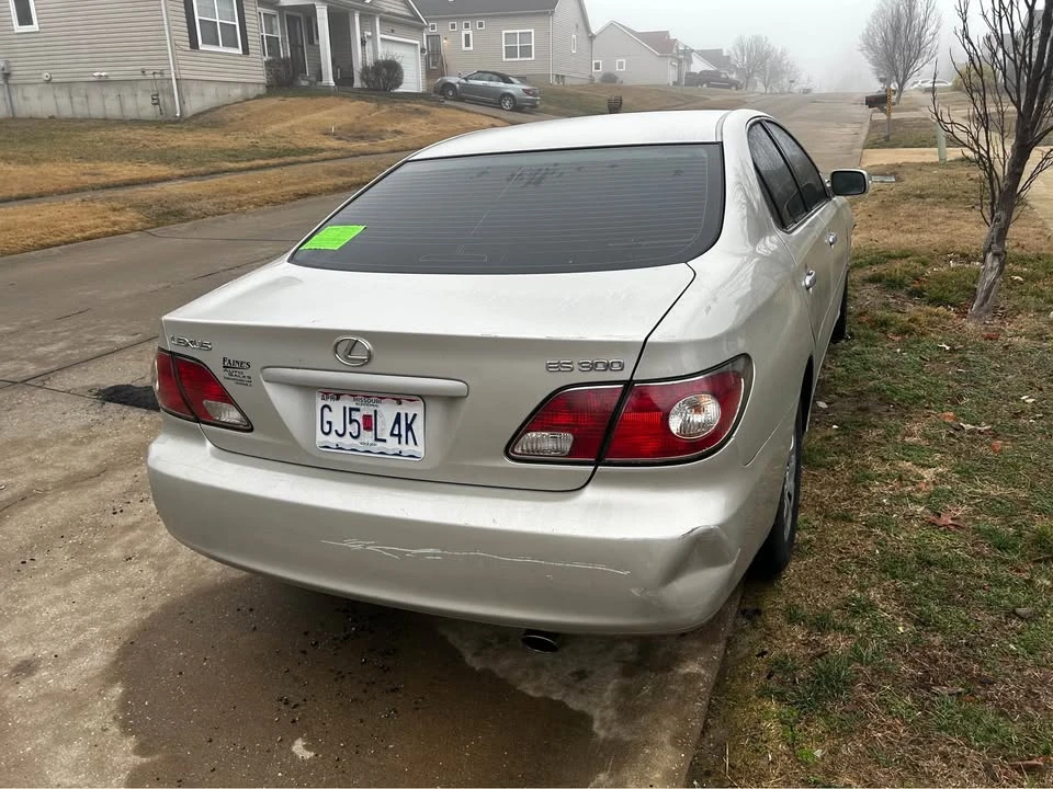 2002 Lexus ES 4th Gen - Image 2 of 5