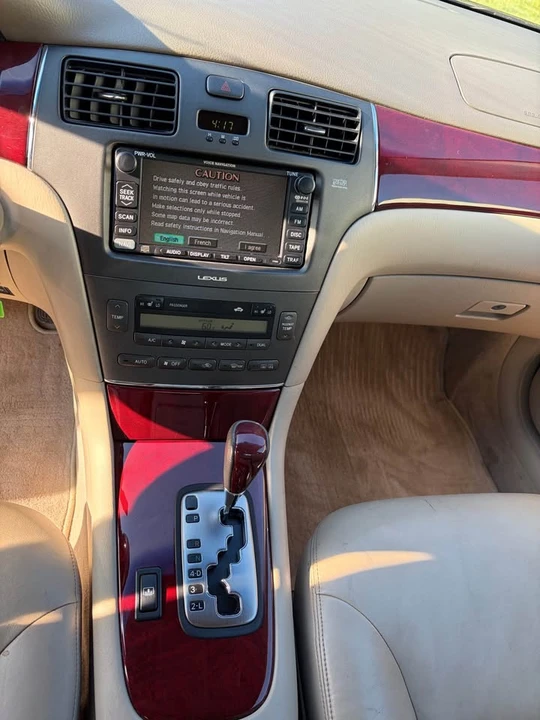 2002 Lexus ES 4th Gen - Image 10 of 15