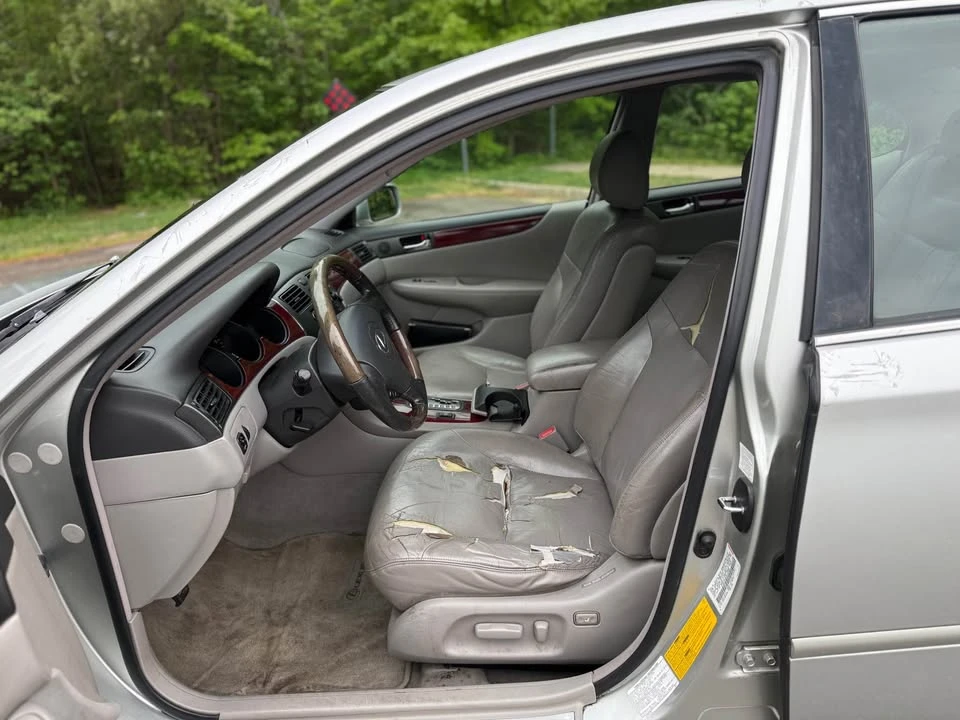 2002 Lexus ES 4th Gen - Image 9 of 20