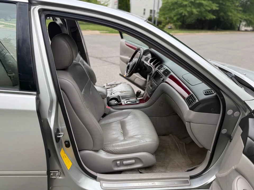 2002 Lexus ES 4th Gen - Image 11 of 20
