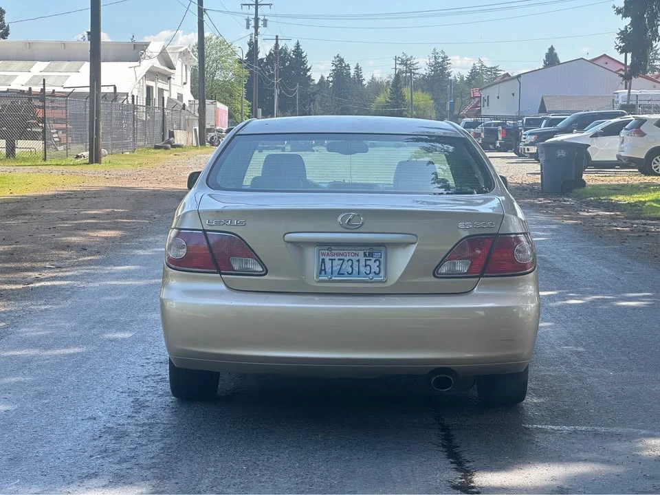 2002 Lexus ES 4th Gen - Image 5 of 13